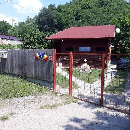 Canadian House Sărata-Monteoru Kültér fotó